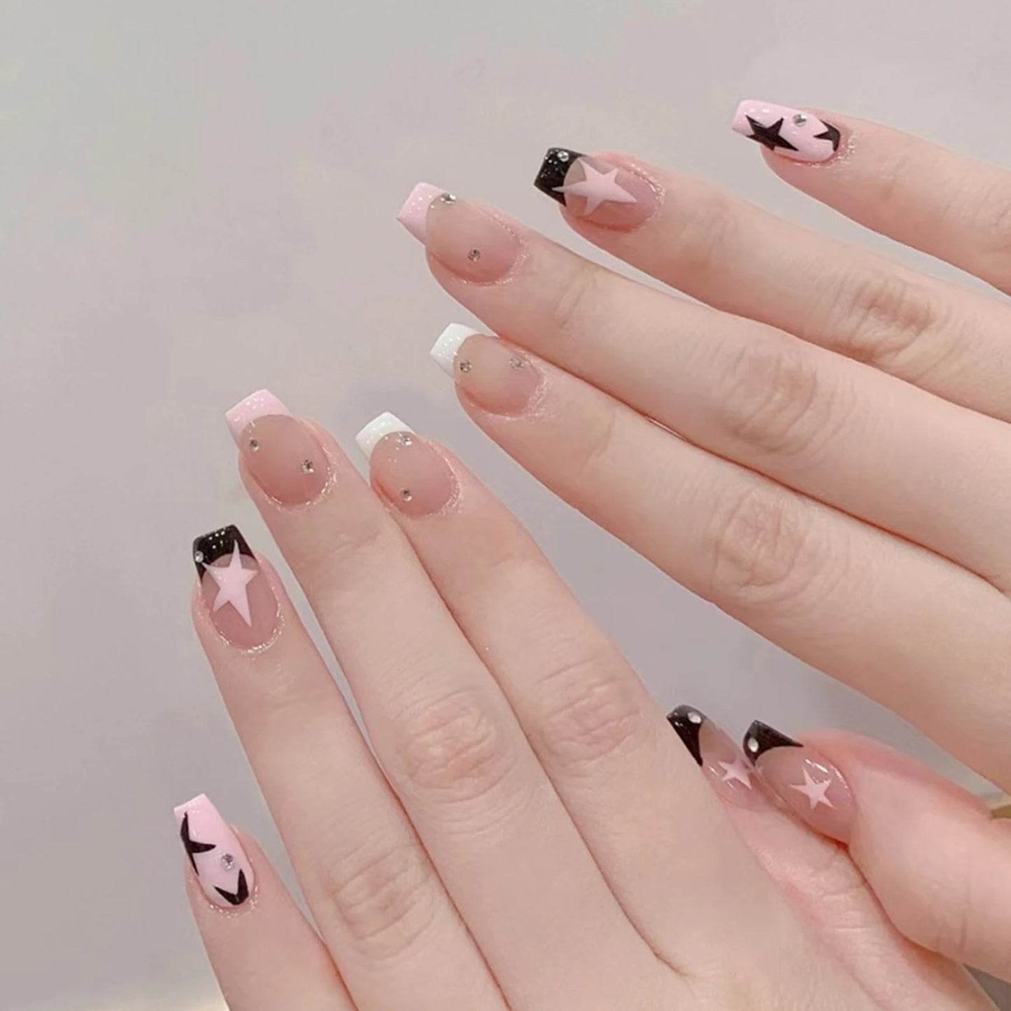 24Pcs Short Almond Press on Nails Y2K Star Diamond Designs