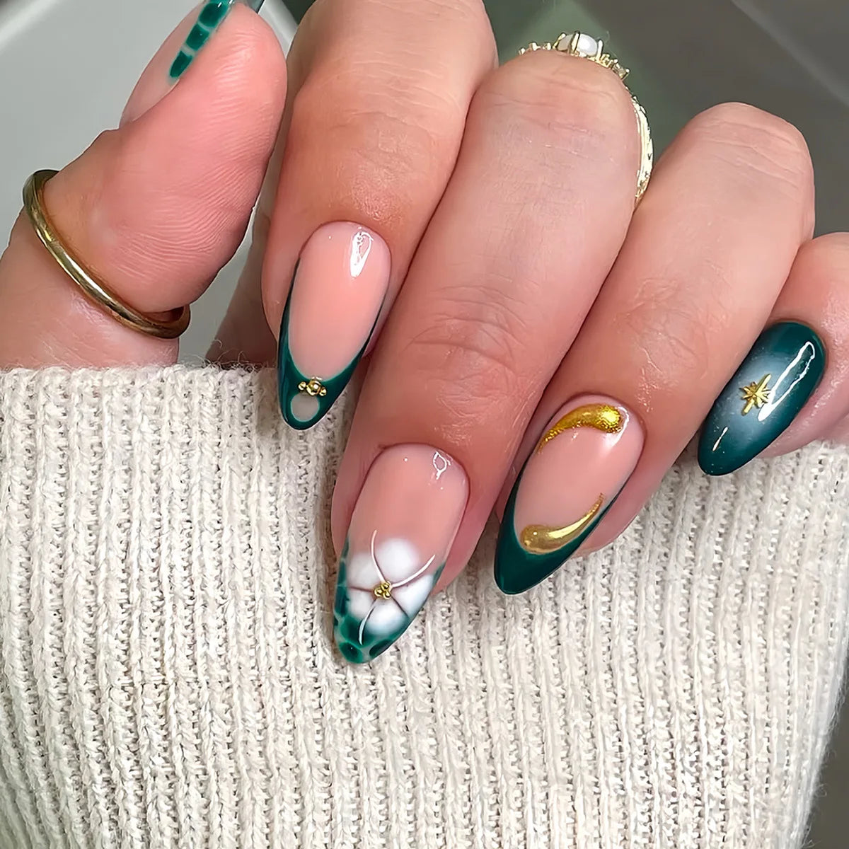 24pcs Flower Themed Mid-length Almond Press on Nails